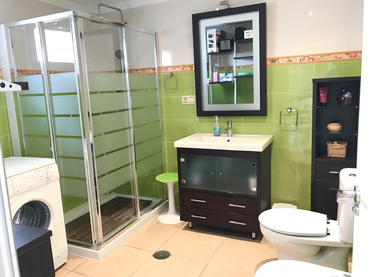 Apartamento Holidays On The Beach Торемолинос Екстериор снимка