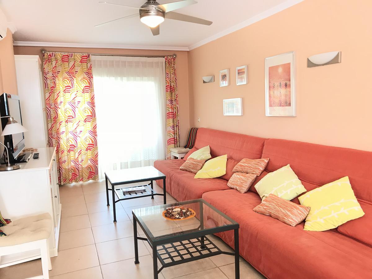 Apartamento Holidays On The Beach Торемолинос Екстериор снимка