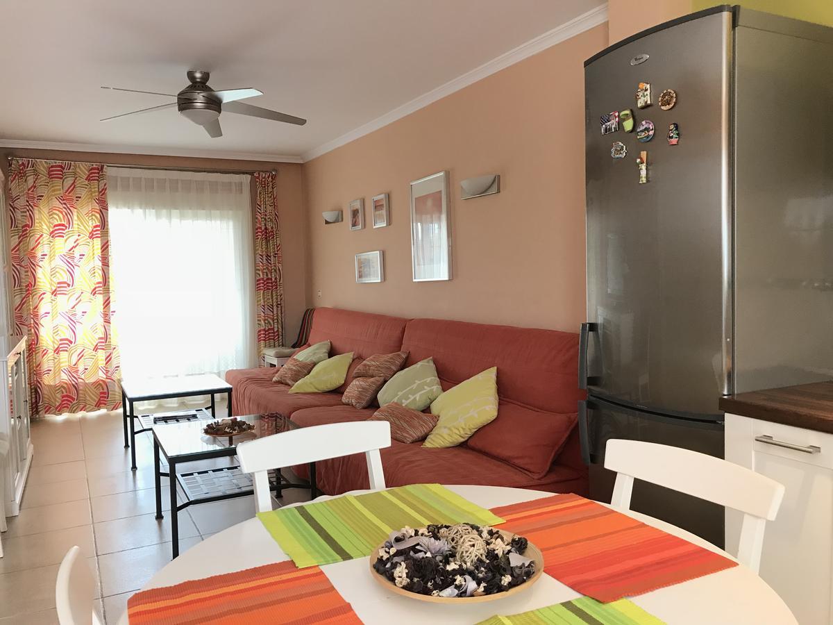 Apartamento Holidays On The Beach Торемолинос Екстериор снимка