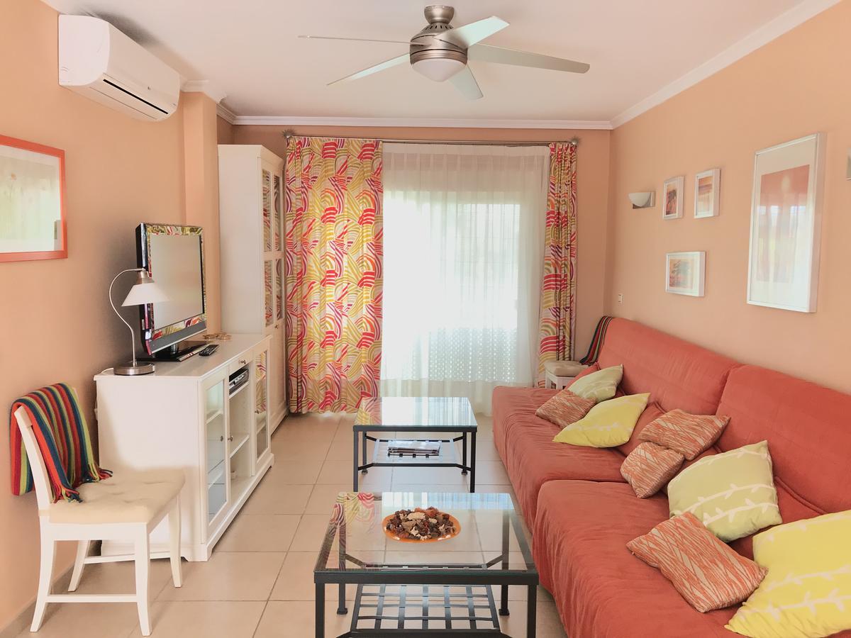 Apartamento Holidays On The Beach Торемолинос Екстериор снимка